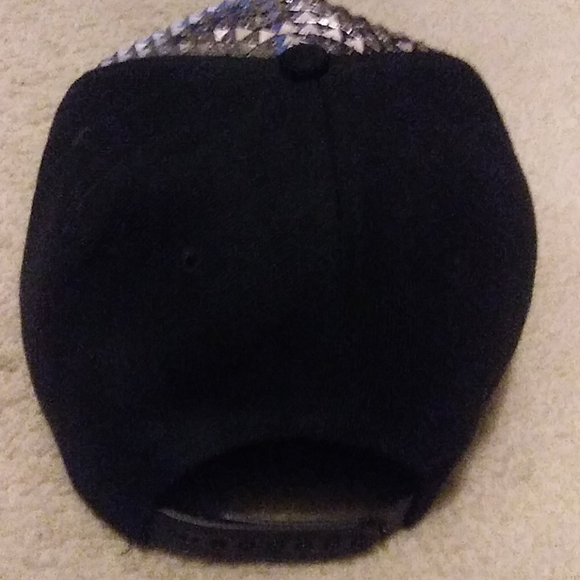 Silver studded cap - Picture 2 of 2